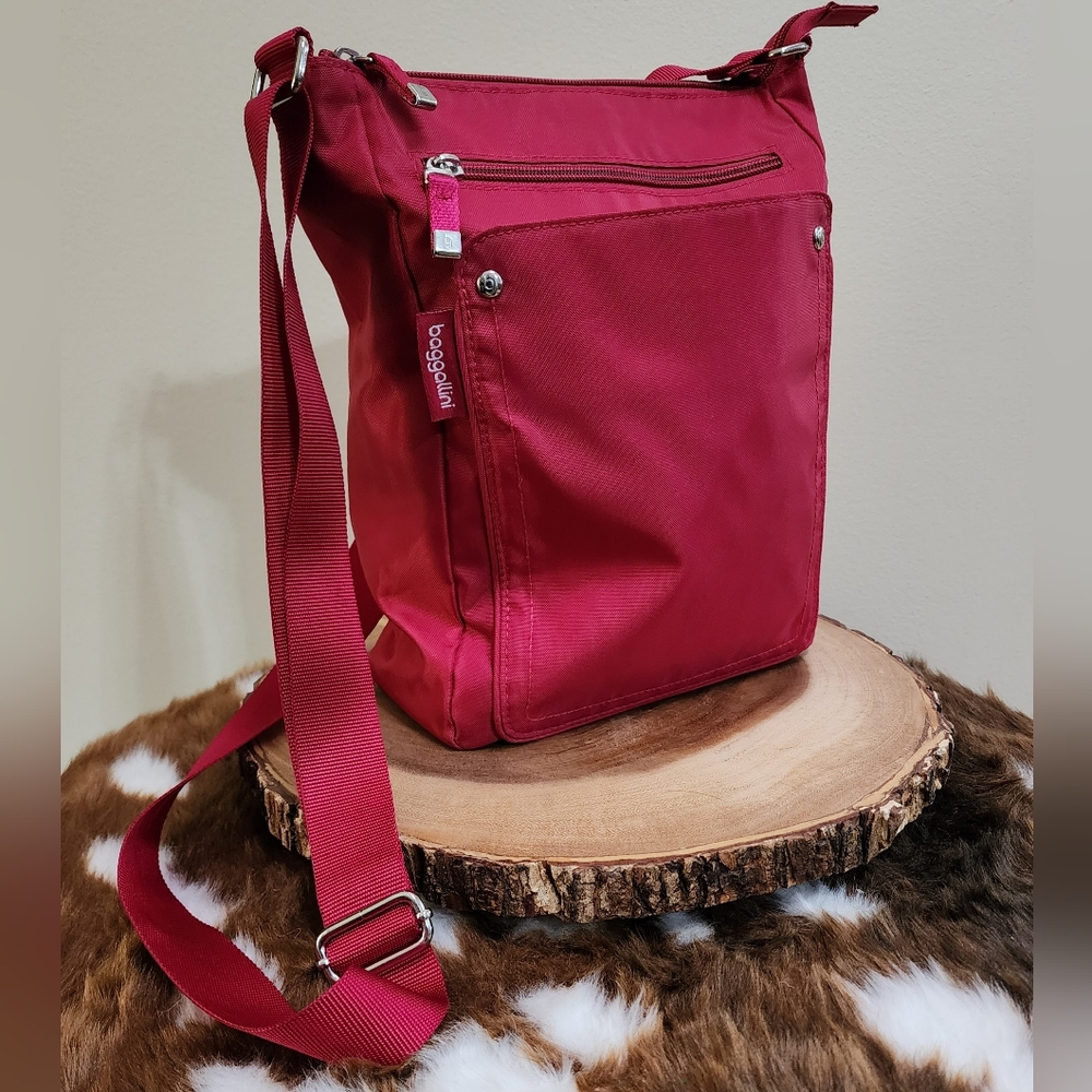 🔥Amazing Color🔥 Raspberry Pink Red Baggallini Crossbody Bag Purse